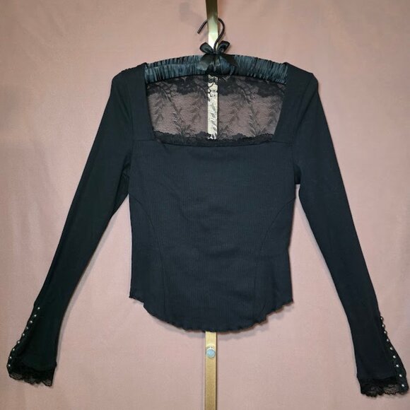 NWT FREE PEOPLE Cuff It Lace Top Black L - Picture 2 of 12
